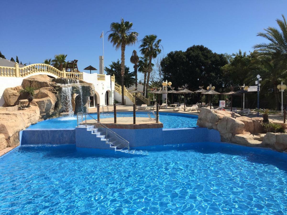 Bungalow Imperial Калпе Екстериор снимка